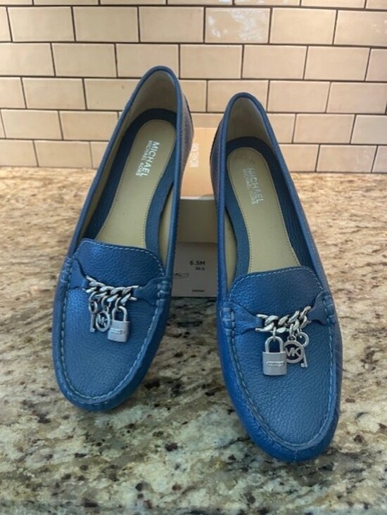 Michael Kors Shoes - Michael Kors 6.5 Suki Moc Leather Loafer